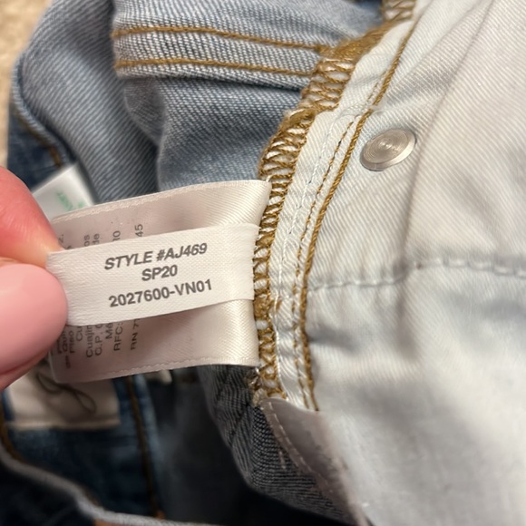 J. Crew 9" high-rise toothpick jean in Arizona Sky wash
Item AJ469 - Picture 9 of 11